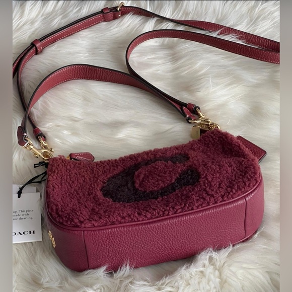 CE557 - Coach Teri Shoulder Bag with Coach Motif - Picture 7 of 14